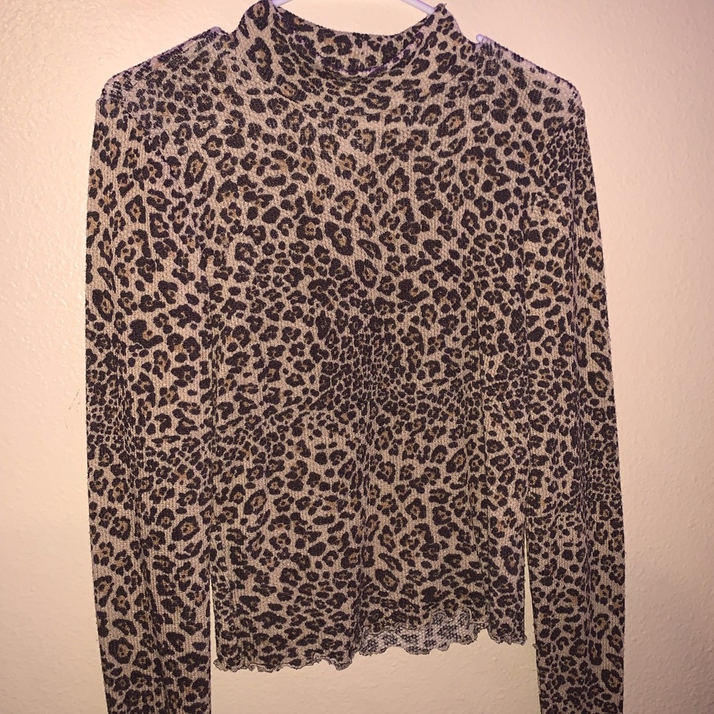 cheetah print long sleeve top.
